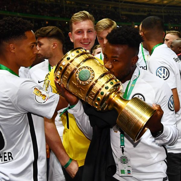  Nelson Mandela wurde mit der SGE zwar Pokalsieger – stand jedoch keine Minute auf dem Platz. (Bild: IMAGO / Jan Huebner)