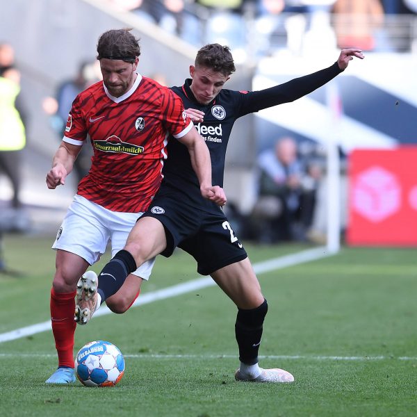  Jesper Lindström traf beim letzten Spiel in Freiburg erstmals für die SGE. Gelingt es ihm erneut? (Bild: IMAGO / Revierfoto)