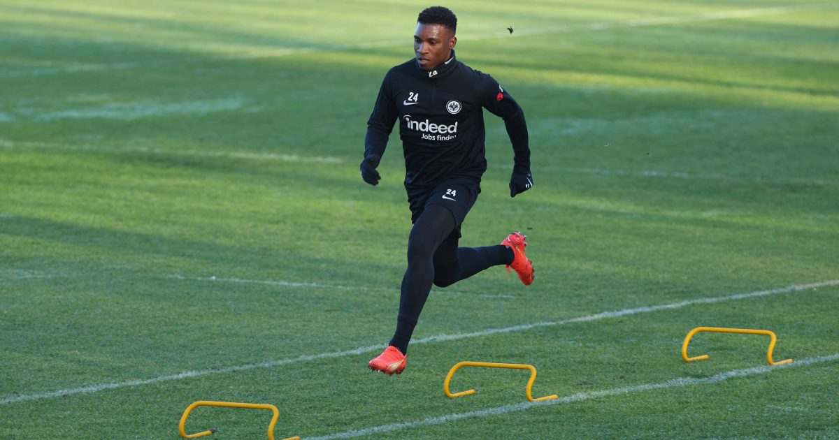  Aurelio Buta will nach langer Leidenszeit endlich voll angreifen. (Foto: IMAGO / HMB-Media)