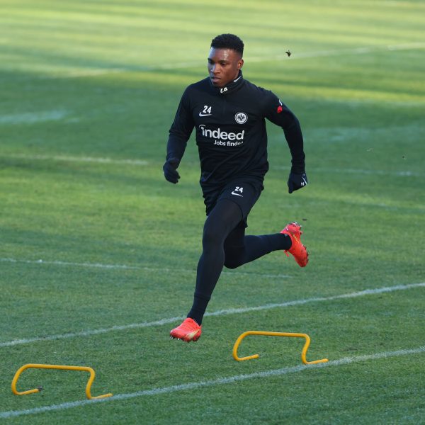  Aurelio Buta will nach langer Leidenszeit endlich voll angreifen. (Foto: IMAGO / HMB-Media)