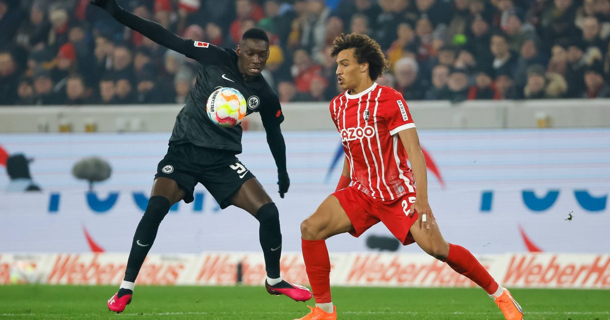  Randal Kolo Muani traf beim Hinspiel in Freiburg (Foto: IMAGO / Eibner)