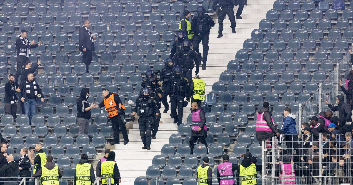  Archivfoto: Die Polizei möchte versuchen, eine Konfrontation zwischen beiden Fanlagern zu verhindern. (Bild: IMAGO / Kessler-Sportfotografie)