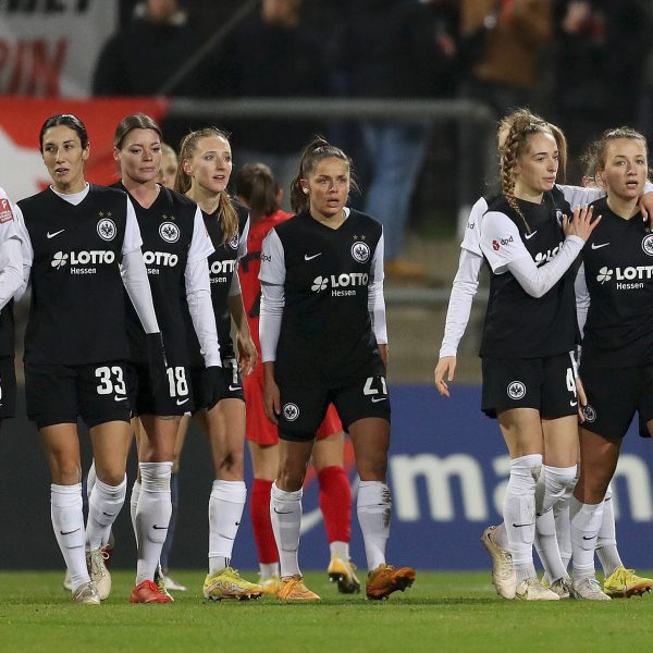  Bei den SGE-Frauen rollt der Ball ab Sonntag endlich wieder. (Bild: IMAGO / Beautiful Sports)