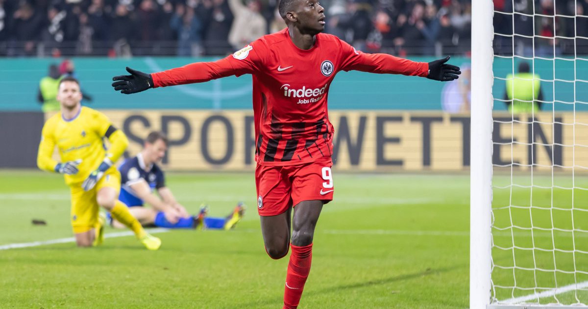  Randan Kolo Muani traf wieder doppelt und brachte die Eintracht damit auf die Siegerstraße. (Bild: Foto Rhode)
