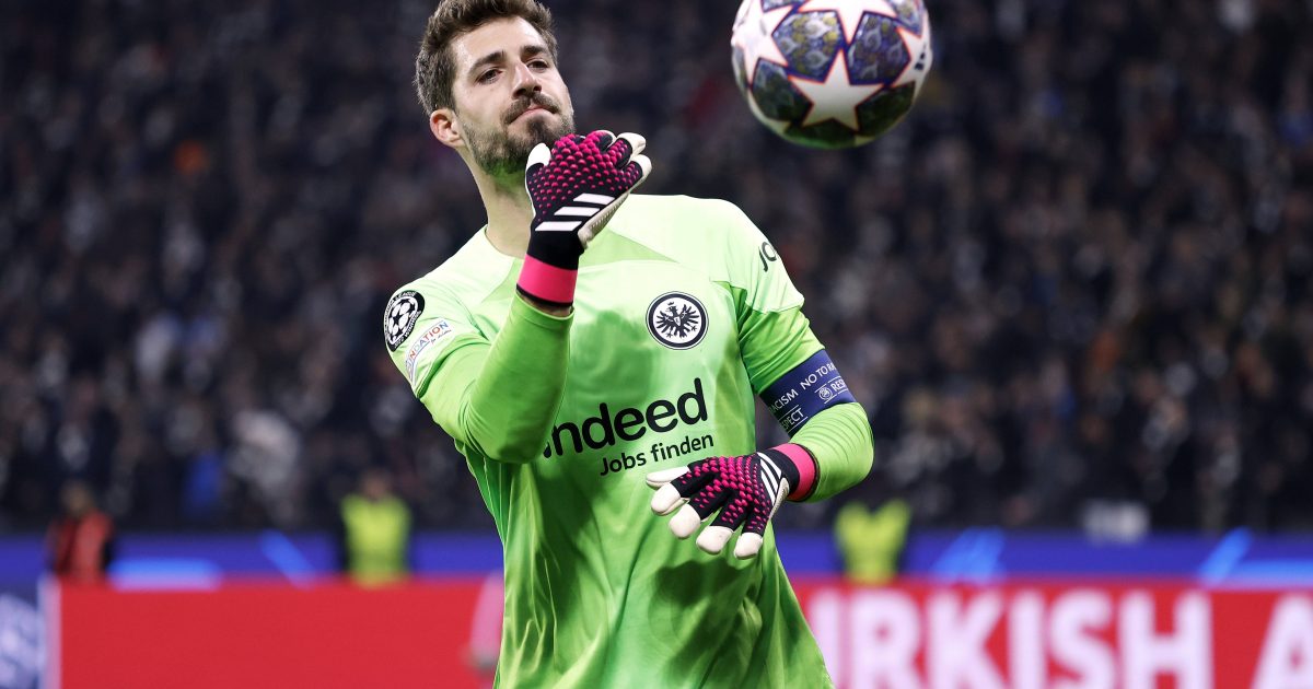  Sein gehaltener Elfmeter sorgte noch einmal für Hoffnung bei den Frankfurtern (IMAGO images/ Laci Perenyi)