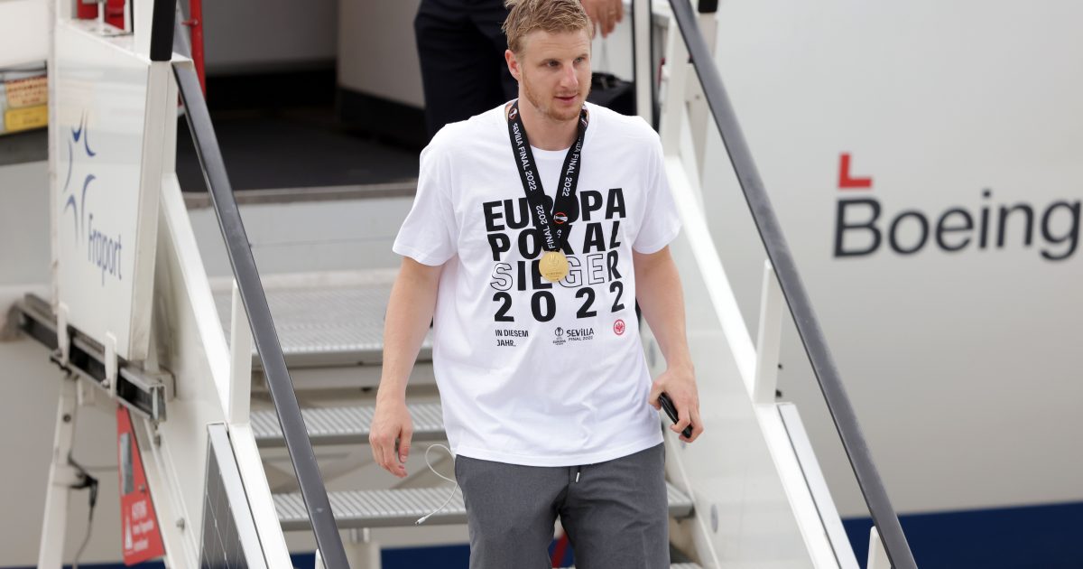 So ganz hat Hinteregger mit Frankfurt noch nicht abgeschlossen. Der Euro-Held wird wieder die Schuhe für die SGE schnüren. (Bild: Foto Rhode)