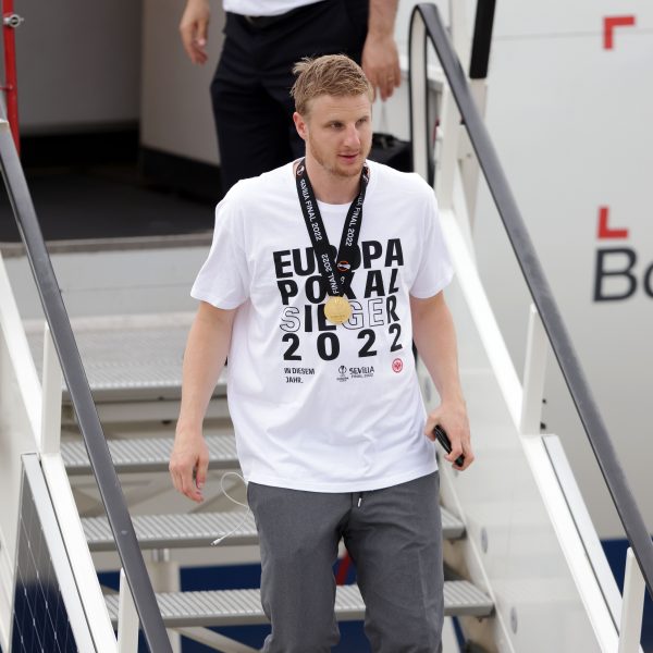  So ganz hat Hinteregger mit Frankfurt noch nicht abgeschlossen. Der Euro-Held wird wieder die Schuhe für die SGE schnüren. (Bild: Foto Rhode)