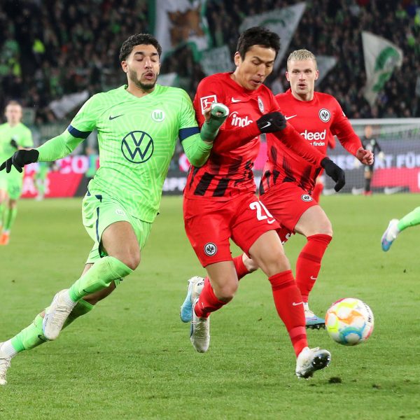  Ein Duell auf Augenhöhe fand zwischen Wolfsburg und Frankfurt statt, (Bild: IMAGO images / regios24)