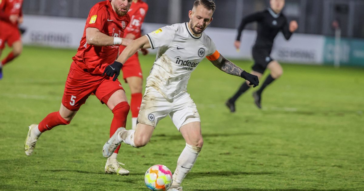  Marc Wachs vor dem entscheidenden Pass zum 3:0. (Bild: IMAGO / Rene Schulz)