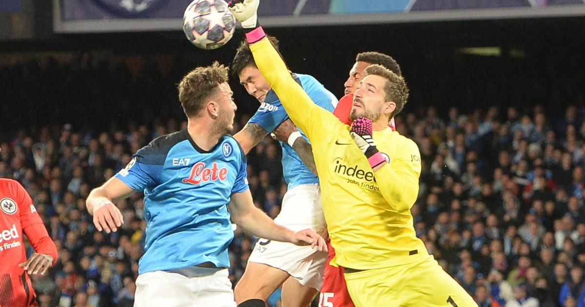 Herr der Lüfte Kevin Trapp. Am Ende musste sich aber auch Trappo geschlagen geben (Bild: IMAGO images / Independent Photo Agency)
