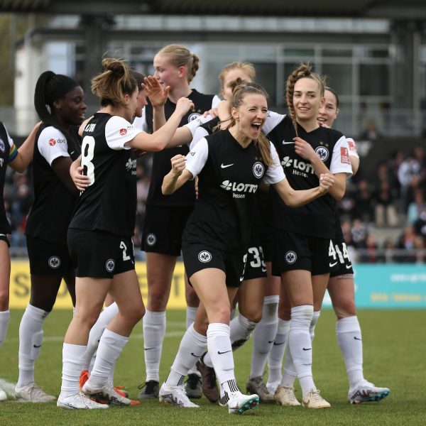  Die SGE-Frauen feiern den siebten Heimsieg in Folge! (Bild: IMAGO / Hartenfelser)