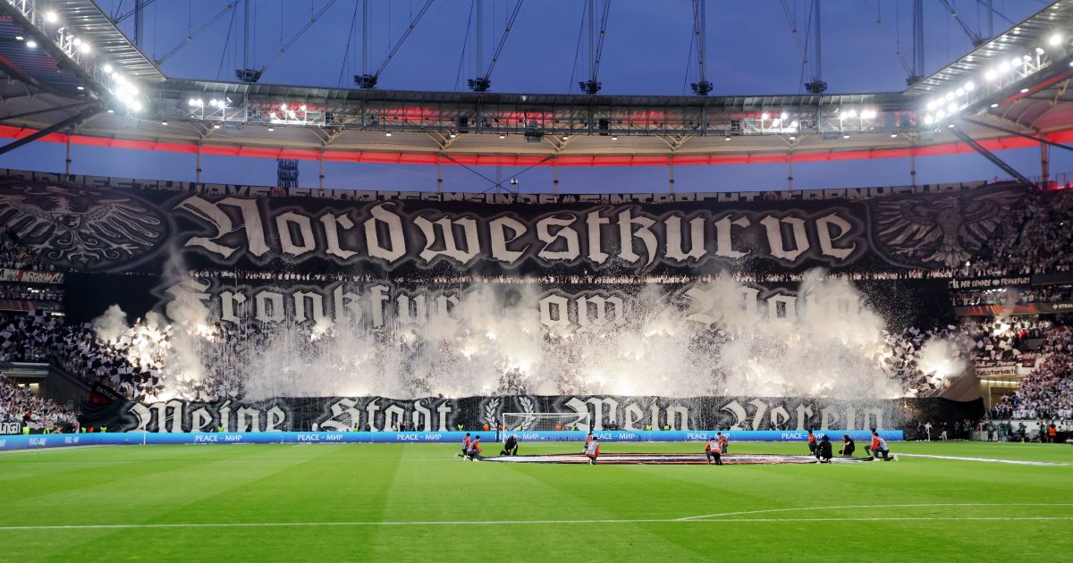  Die Fans der Eintracht unterstützen ihre Mannschaft aufopferungsvoll (Bild: Heiko Rhode)