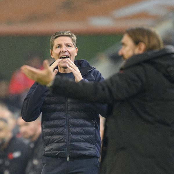  Oliver Glasner und Daniel Farke beim Hinspiel in Mönchengladbach. Foto (IMAGO / Sven Simon)