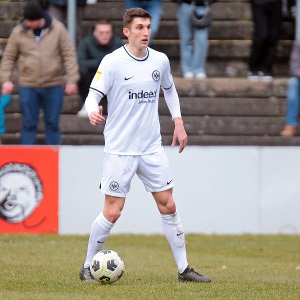  Vertragsverlängerung und Tor an einem Tag: Ben-Luca Fisher beschenkte sich gestern gleich doppelt. (Archiv-Bild: IMAGO / Oliver Vogler)