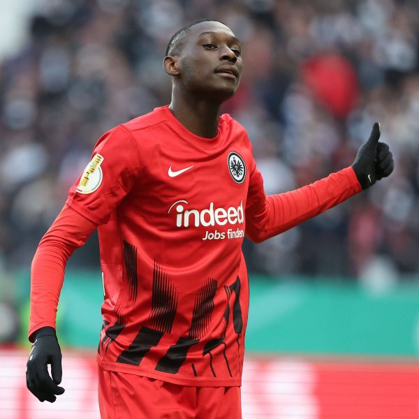  Note 1 und Daumen hoch für die Leistung von Randal Kolo Muani im Pokal. (Bild: IMAGO images / HMB-Media