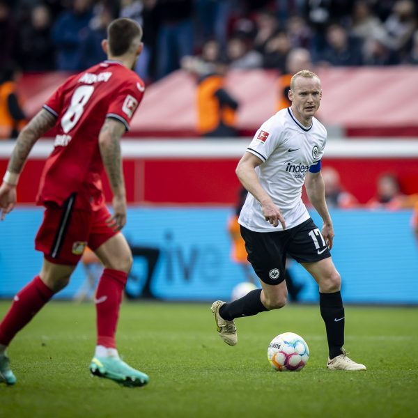 Sebastian Rode glaubt im Bundesliga-Endspurt noch an die Chancen der SGE. (Bild: IMAGO / Beautiful Sports)