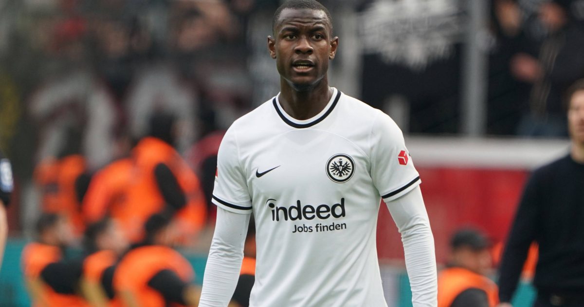 Wo spielt Evan N'Dicka in der nächsten Saison? (Bild: IMAGO / Chai v.d. Laage)