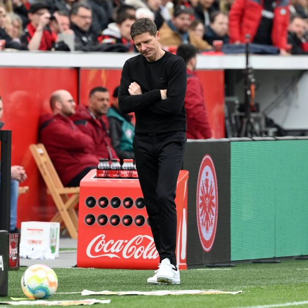  Eintracht-Trainer Oliver Glasner findet aktuell noch keine Lösungen für die schwachen Auftritte in der Liga. Die Eintracht droht das europäische Geschäft inzwischen komplett zu verspielen. (Bild: imago images / Team 2)