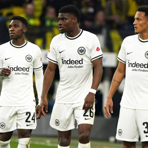  In Dortmund fiel kein Adlerträger positiv auf. (Bild: IMAGO / Chai v.d. Laage)