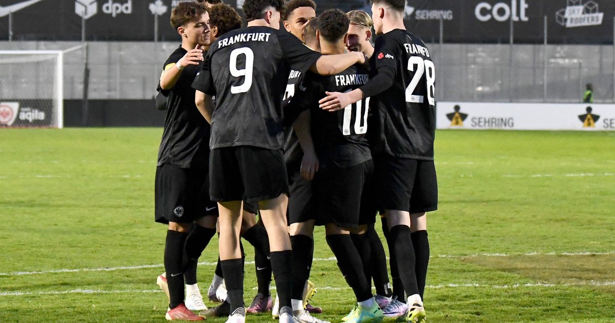 Belohnung für eine starke erste Saison: Die U21 ist Hessenmeister. (Archiv-Bild: IMAGO / Jan Huebner)