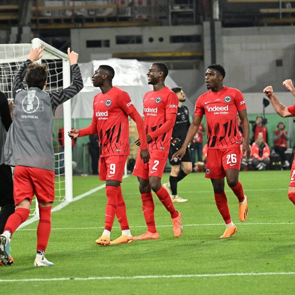  Die Eintracht bezwingt Stuttgart und zieht ins Pokalfinale ein. (Bild: IMAGO / Jan Huebner)