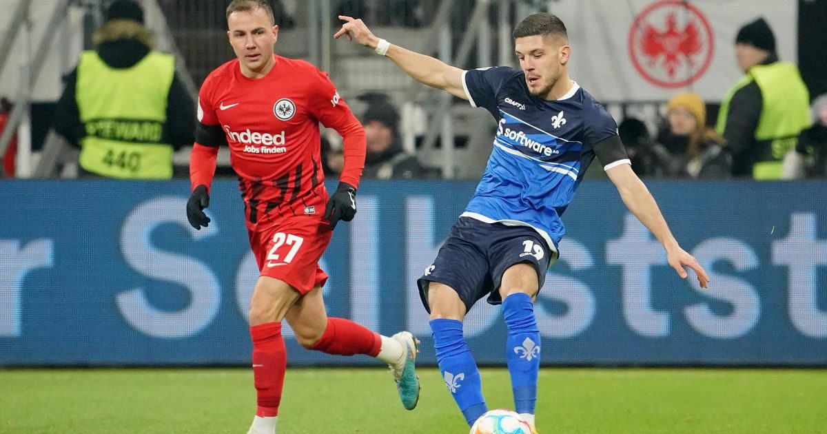  Mario Götze (li.) und Co. trafen zuletzt im Februar auf die Lilien aus Darmstadt und siegten mit 4:2. Damals im DFB-Pokal. (Bild: IMAGO / eu-images)