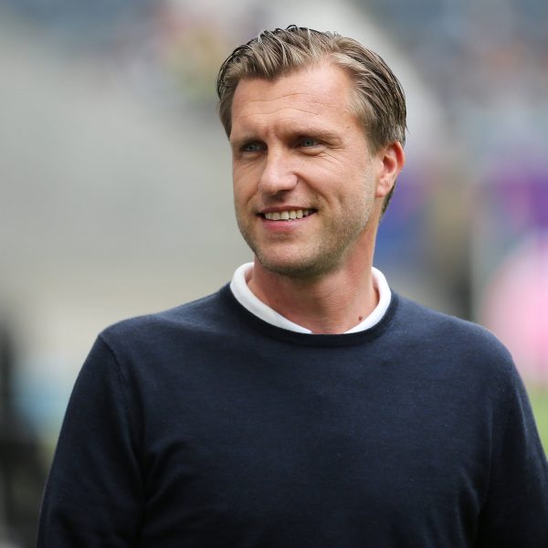  Markus Krösche sieht das Problem auch bei den Vereinen. (Bild: IMAGO / Jan Huebner)