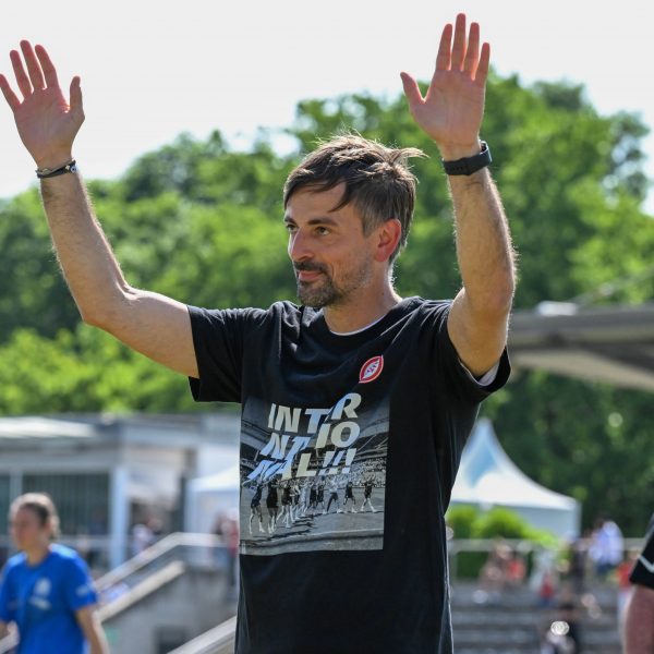  Niko Arnautis besitzt bei der SGE einen Vertrag bis 2026. (Bild: IMAGO / Norina Toenges)