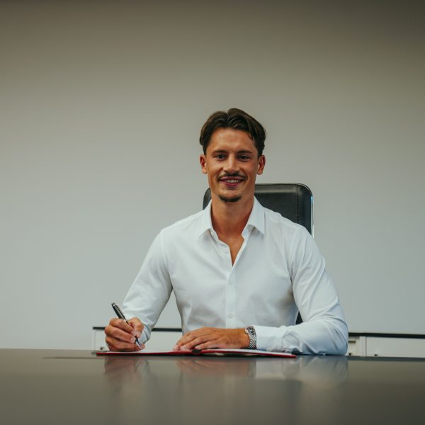  Robin Koch verstärkt die Frankfurter Defensive. (Bild: Eintracht Frankfurt)