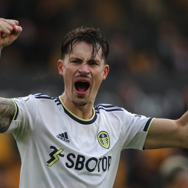  Vom Absteiger zum Conference-League-Spieler: Robin Koch verteidigt ab der kommenden Saison wohl für die SGE. (Bild: IMAGO / News Images)