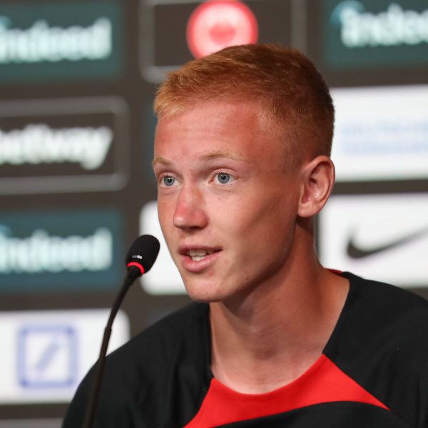  Hugo Larsson besitzt einen Vertrag bis 2028. (Bild: IMAGO / Eibner)