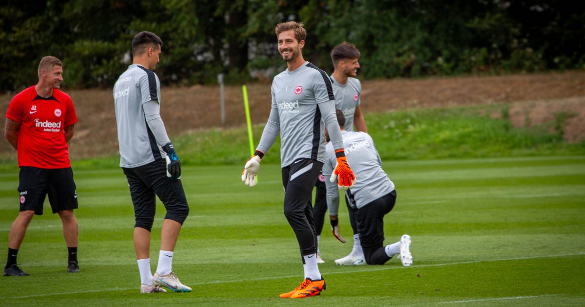 Kevin Trapp mit den Torwart-Kollegen im Training. (Bild: Frederic Schneider/SGE4EVER.de)