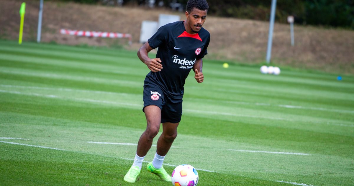  Ansgar Knauff konnte im Training erneut einige Flanken auf seine Mitspieler schlagen. (Bild: Frederic Schneider/SGE4EVER.de)
