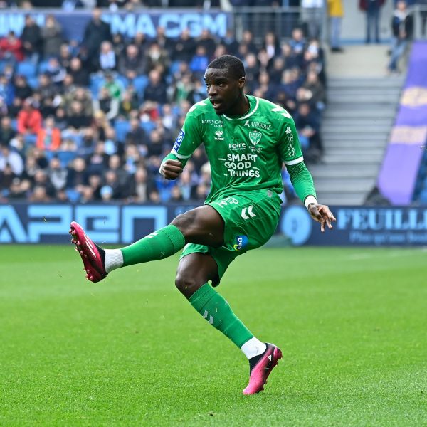  Linksverteidiger Niels Nkounkou hat die SGE auf sich aufmerksam gemacht. (Bild: IMAGO / PanoramiC)