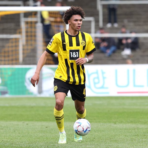  Nnamdi Collins gilt als eines der vielversprechendsten Abwehr-Talente Deutschlands. (Foto: IMAGO / Thomas Bielefeld)