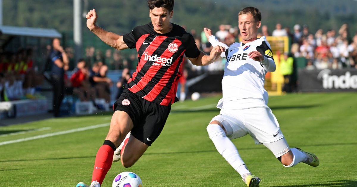  Wird Matanovic (l.) zum KSC verliehen? (Foto: IMAGO / Ulrich Hufnagel)