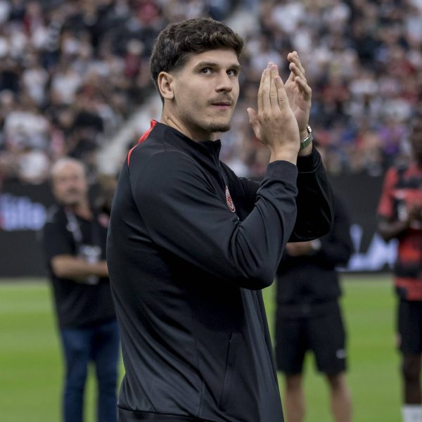  Nach der Vorbereitung ist vorerst Schluss in Frankfurt. Matanovic wechselt per Leihe nach Karlsruhe. (Bild: IMAGO images / BeautifulSports)