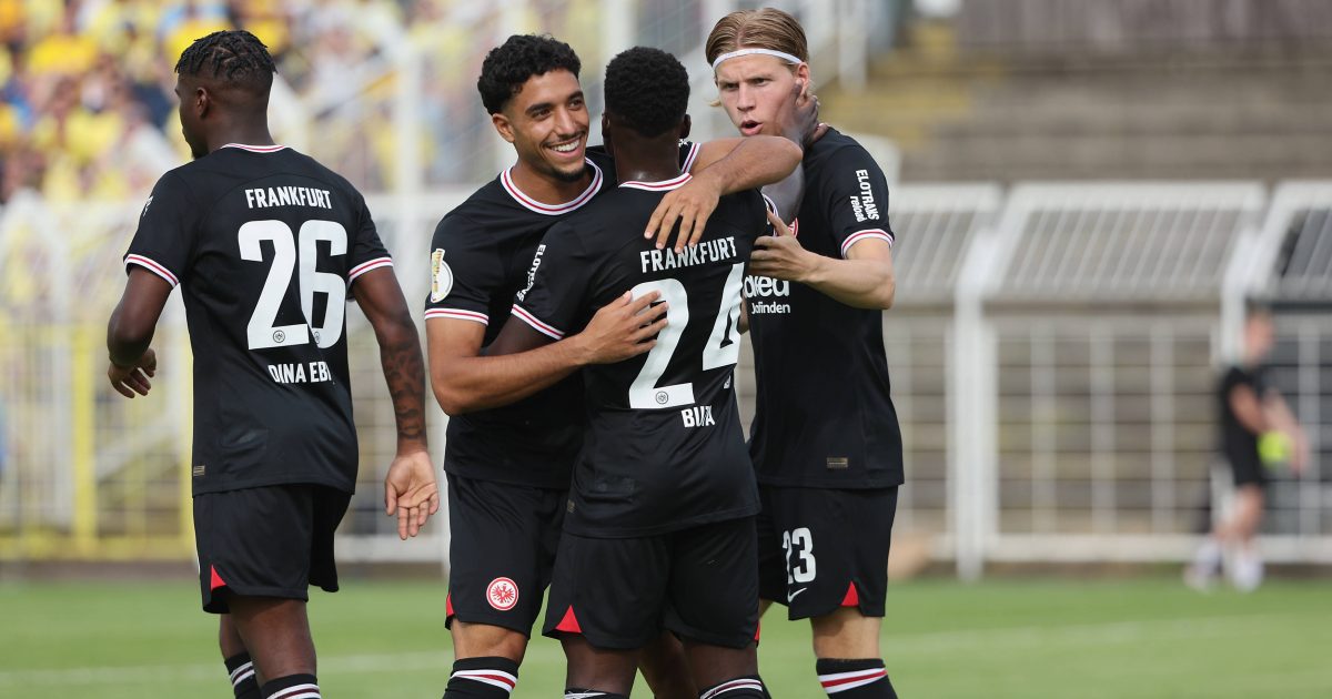  Omar Marmoush bejubelt seinen Treffer zum 3:0. (Foto: imago/HMB-Media)