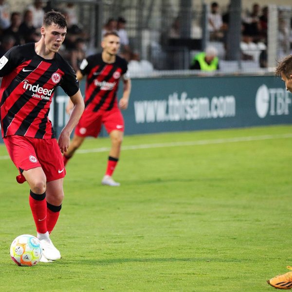  Belohnte sich für eine starke Leistung mit einem Tor: Marcel Wenig. (Bild: IMAGO / Hartenfelser)