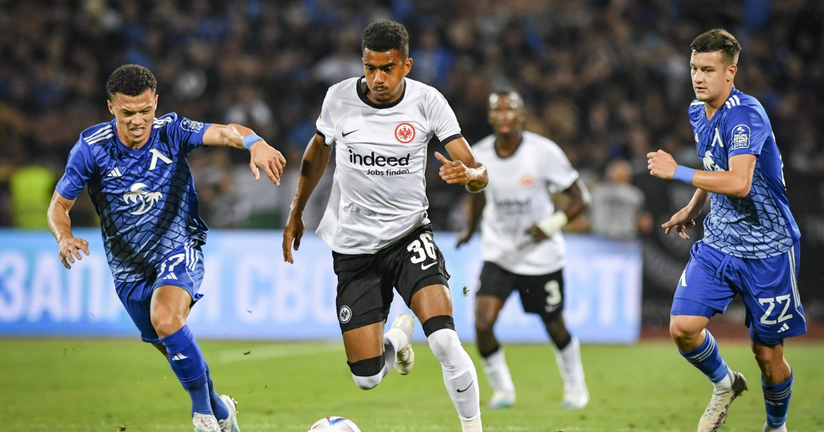 Im umkämpften Play-off-Hinspiel musste sich die SGE mit einem 1:1 zufriedengeben. (Foto: IMAGO / NurPhoto)