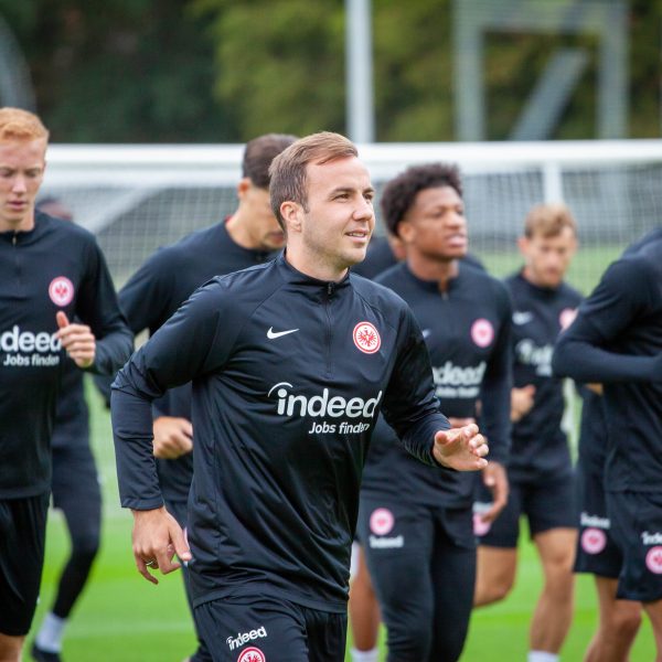  Mario Götze beim Mannschaftstraining am Donnerstagmorgen mit seinen Teamkollegen. (Bild: Frederic Schneider/SGE4EVER.de)