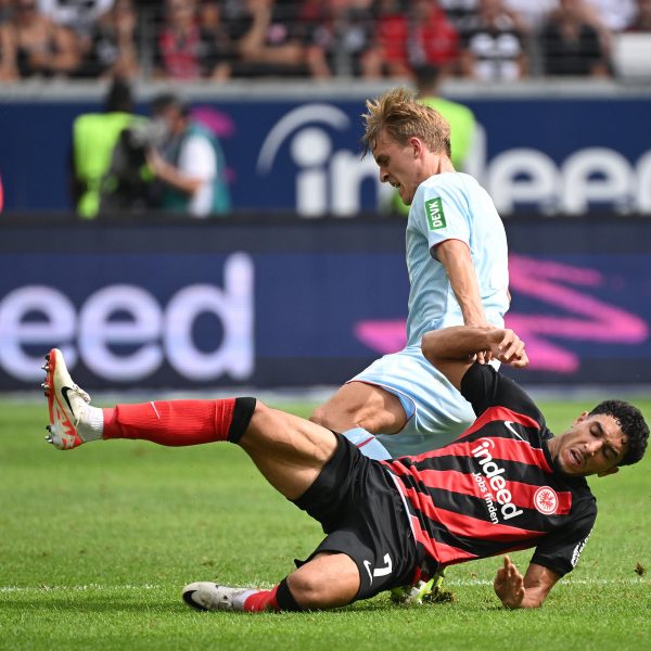  Die Eintracht dominiert, ist offensiv zu harmlos und liegt zurück. (Foto: IMAGO /