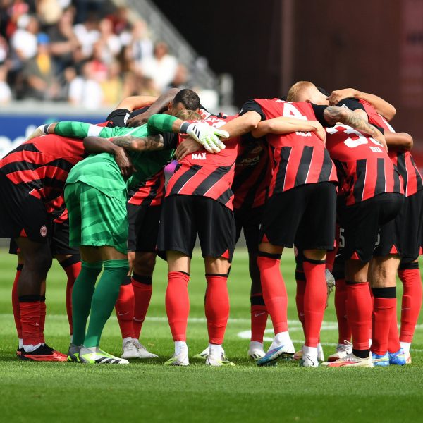  Nach dem Abgang von Randal Kolo Muani ist das Kollektiv der Eintracht mehr gefordert. Auch die jungen Spieler können nun beweisen, dass sie bereit für die Bundesliga sind und ihren nächsten Entwicklungsschritt gehen. (Foto: imago images / Treese)