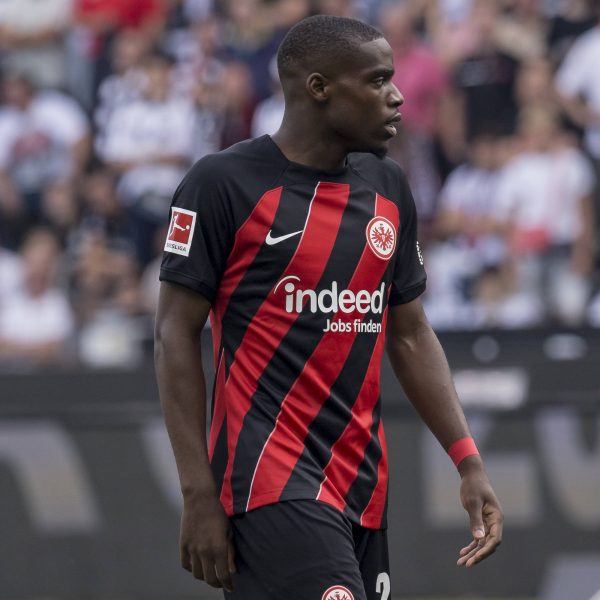  Niels Nkounkou freut sich auf die Herausforderung bei der Eintracht. (Foto: IMAGO / Beautiful Sports)