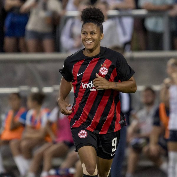  Hat Grund zur Freude: Shekiera Martinez steht mit der SGE im Achtelfinale. (Foto: IMAGO / Beautiful Sports)