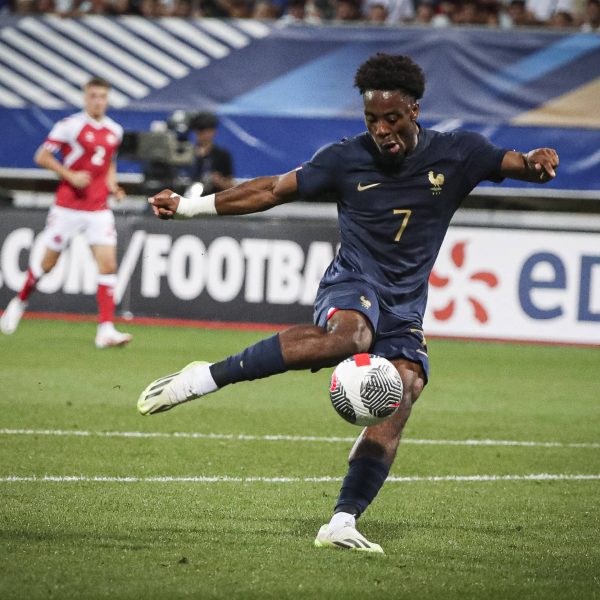  Elye Wahi wäre beinahe in Frankfurt gelandet. (Foto: IMAGO / PanoramiC)