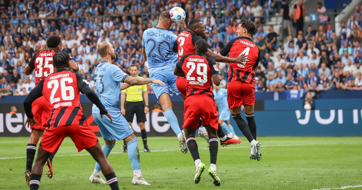  Die SGE muss in Bochum alles reinwerfen. (Foto: IMAGO / Beautiful Sports)