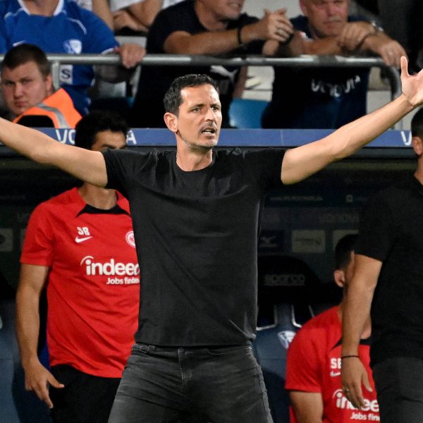  Dino Toppmöller bleibt weiterhin mit der SGE in ungeschlagen. (Foto: IMAGO / Jan Huebner)