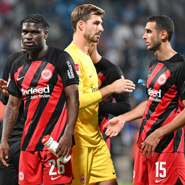  Die SGE erkämpfte sich einen Punkt beim VfL Bochum. Ebimbe (li.) erzielte den Treffer für die Adlerträger. (Foto: IMAGO / Jan Huebner)