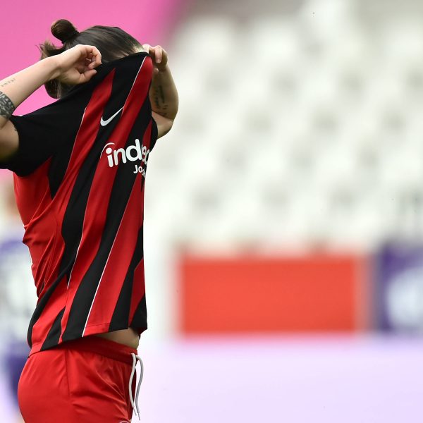  So hatten sich die SGE-Frauen den Start in de Bundesliga nicht vorgestellt. (Foto: IMAGO / Fotografie73)
